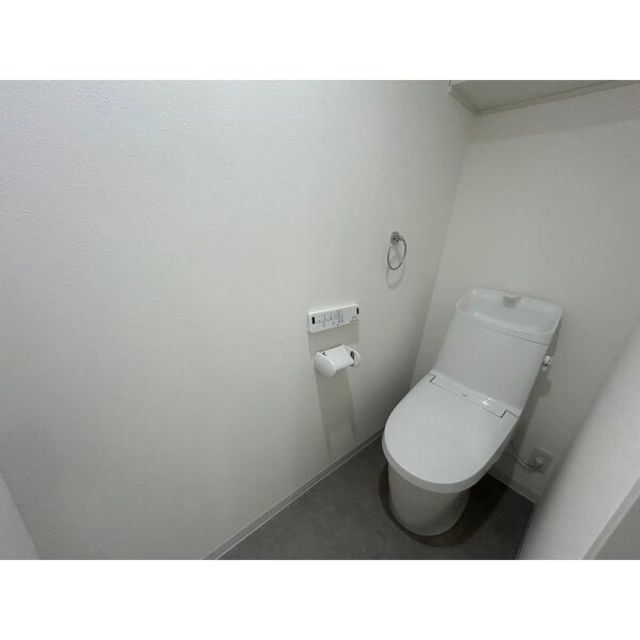 トイレ　同仕様・反転タイプ