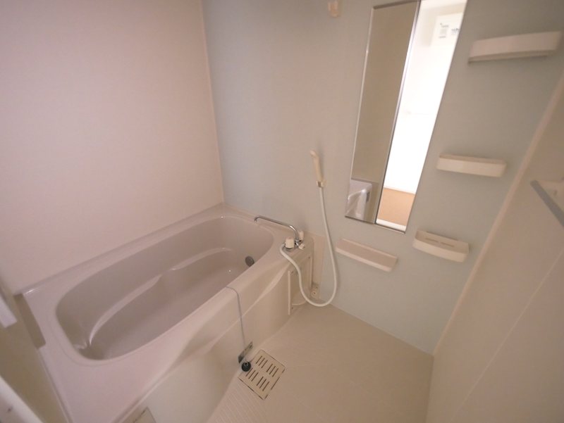 バス・シャワールーム　シャワー・追い焚き給湯