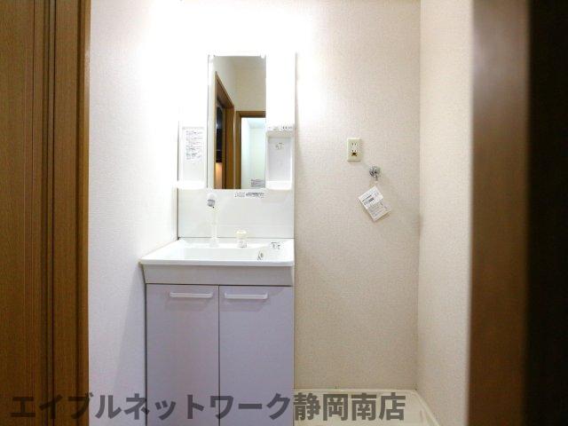 洗面設備　忙しい朝には欠かせない洗面所です