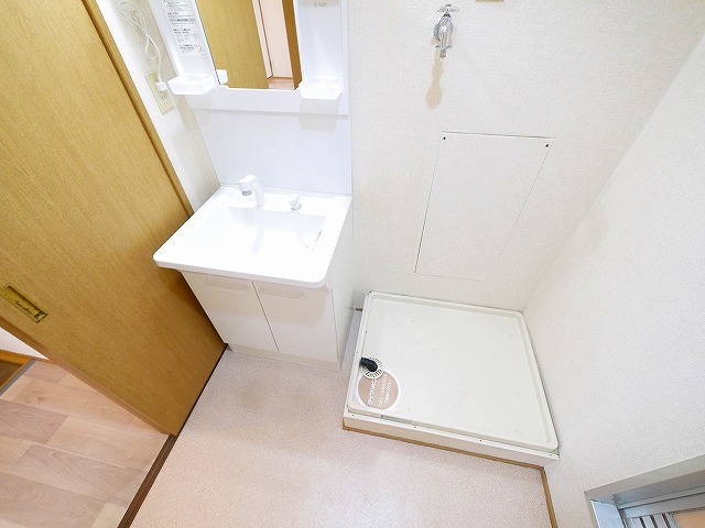 洗面設備　コンパクトで使いやすい洗面所