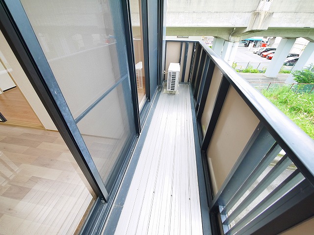 バルコニー　陽当たり良好なバルコニーです