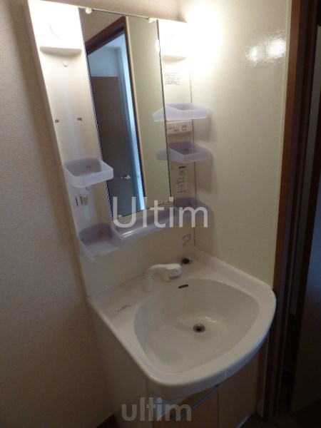 洗面設備　※同タイプの他のお部屋です