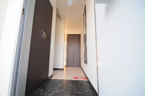 玄関　実際のお部屋と異なる場合がございます。