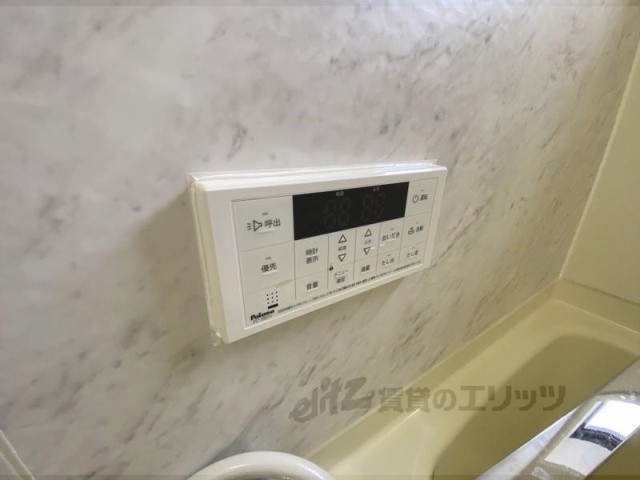 その他設備　給湯器リモコン