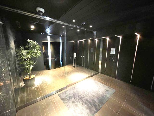 セキュリティ　瀟洒なエントランスロビー