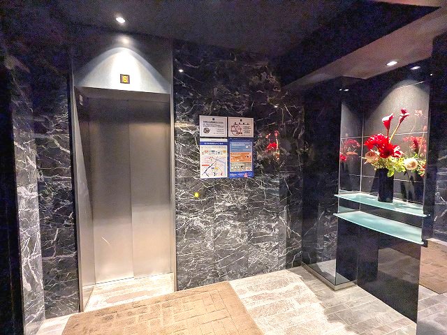 ロビー　瀟洒なエレベーターホール