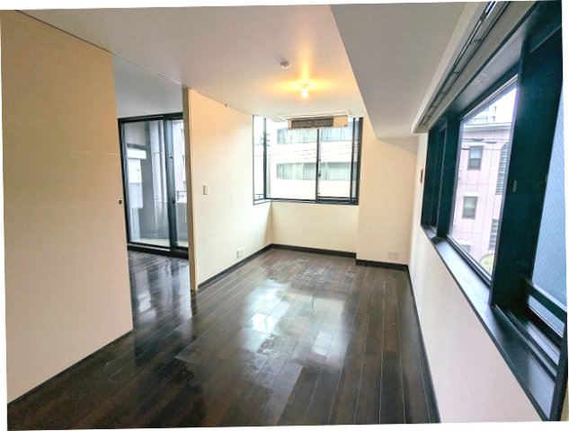 その他部屋・スペース　リビングに床暖房、ビルトインエアコン、カウンターキッチン、角