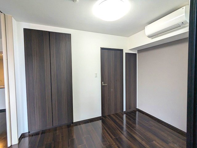 収納　リビングと洗面からの2WAYの洋室、エアコン、クローゼット2