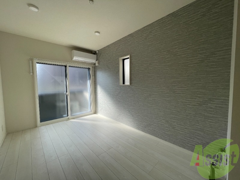 居室・リビング　きれいな洋室が広がっていて居心地が良さそうですね。