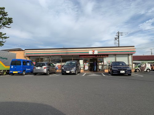 コンビニ　セブンイレブン 木更津3丁目店（コンビニ）まで477m