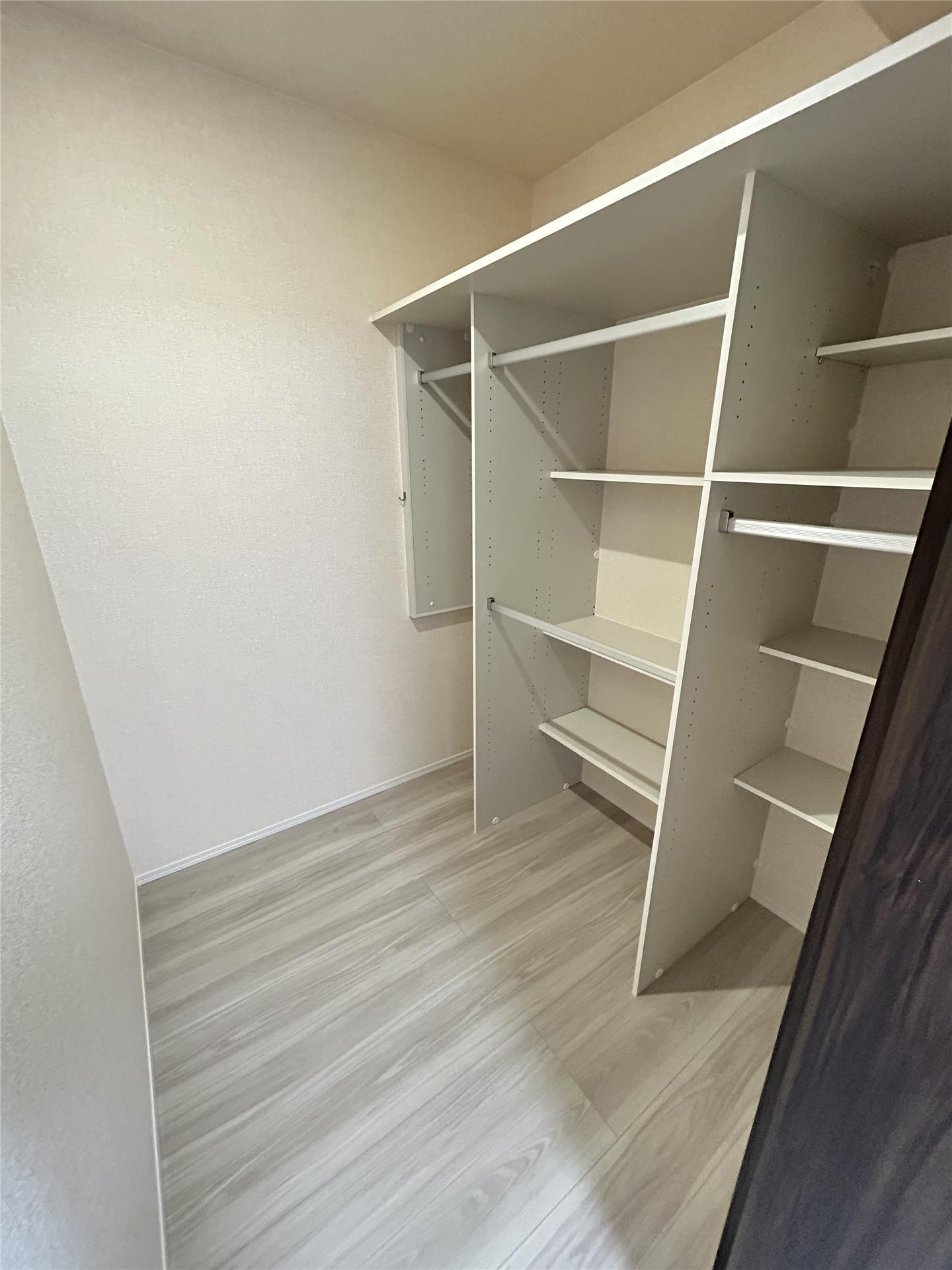 収納　ウォークインクローゼット