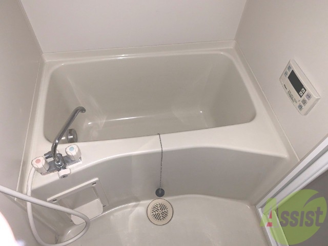 バス・シャワールーム　追炊き機能も付いており、バスタブもゆっくりできる広さです。