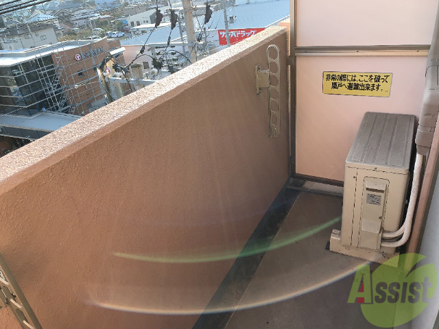 バルコニー　バルコニーはこんなに広いですよ。のびのびと過ごせそうです。