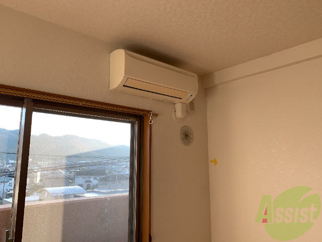 その他設備　キレイで新しいエアコンがリビングルームに付いております。