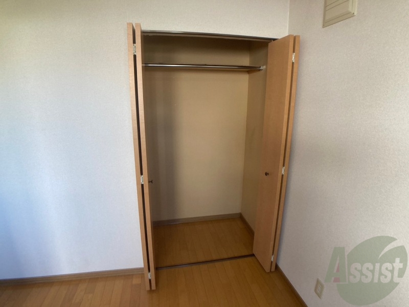 収納　寝室の収納です。部屋がすっきり片付きます。