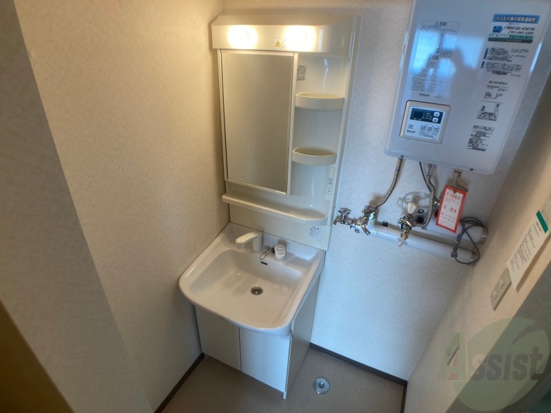 洗面設備　こちらに洗面台があります。朝の洗顔はこちらで。