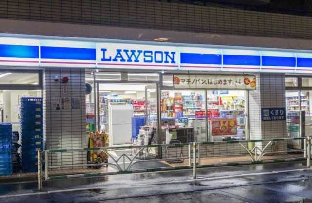 コンビニ　ローソン 千駄ヶ谷一丁目店（コンビニ）まで239m