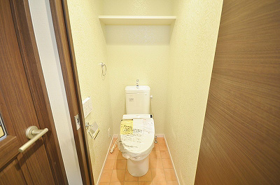 トイレ　温水洗浄便座