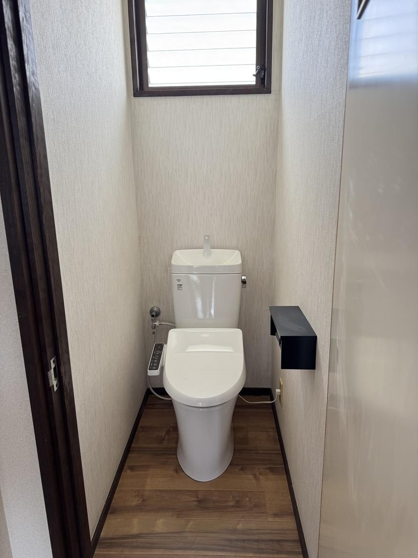 ＪＲ東海道本線 沼津駅 徒歩27分 3階建 築38年のトイレ写真