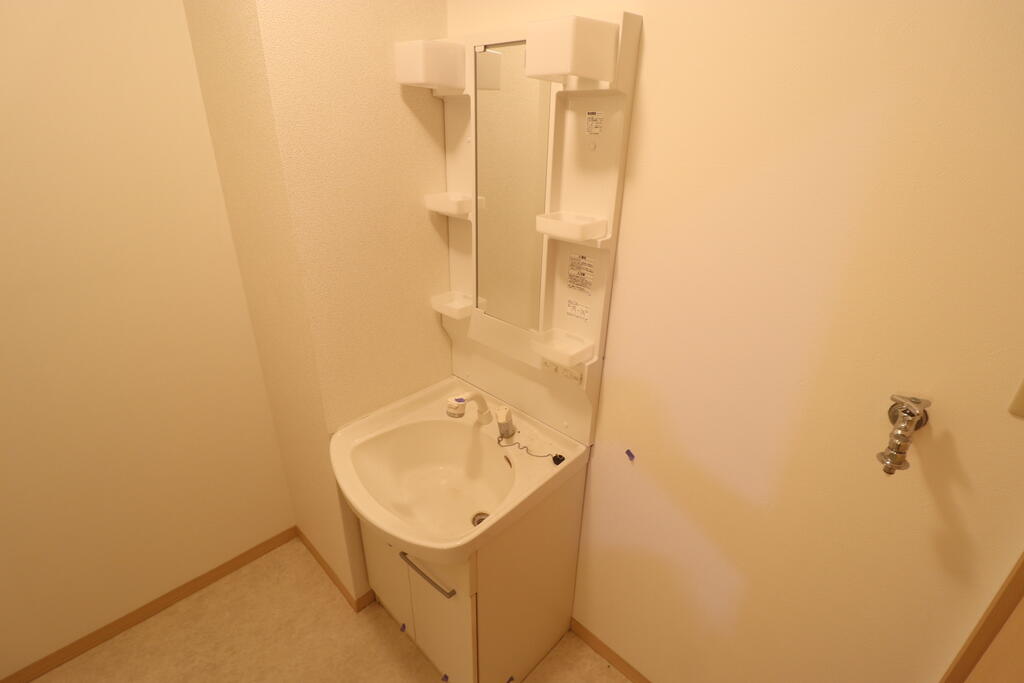 洗面設備　シャワー付き洗面台♪