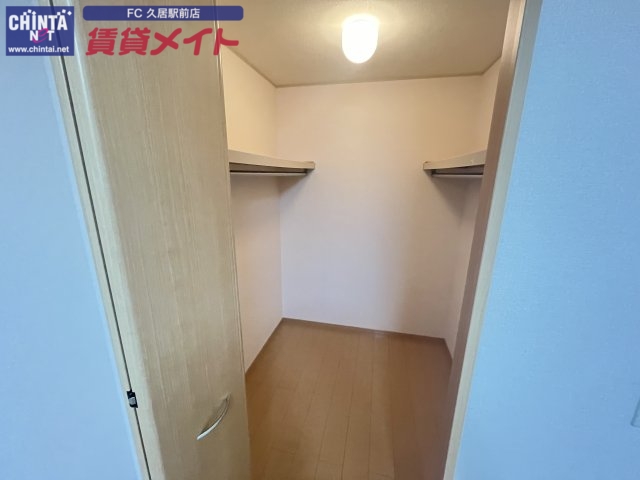 収納　同建物の別部屋写真です