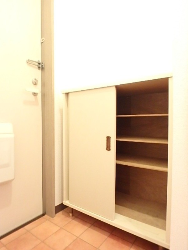 玄関　図面と現状に相違がある場合には現状を優先