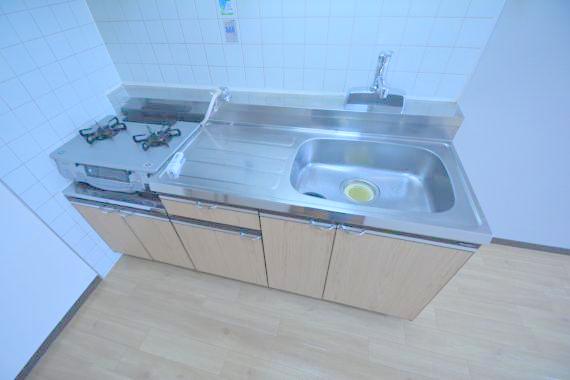 キッチン　落ち着いた色合いのキッチン。使い勝手も良いです。