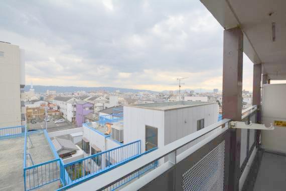 眺望　この見晴らしが明るいお部屋を作ってますよ。