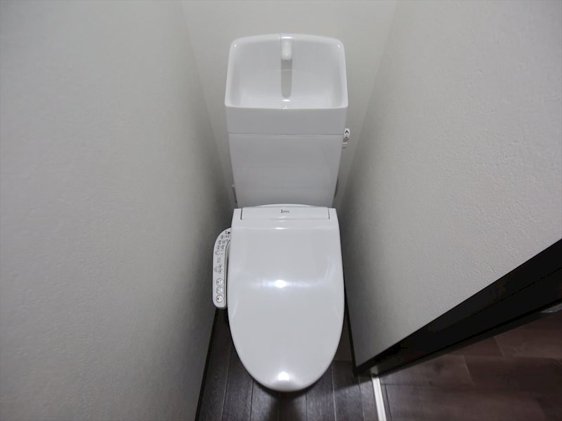 トイレ　温水洗浄暖房便座付トイレ