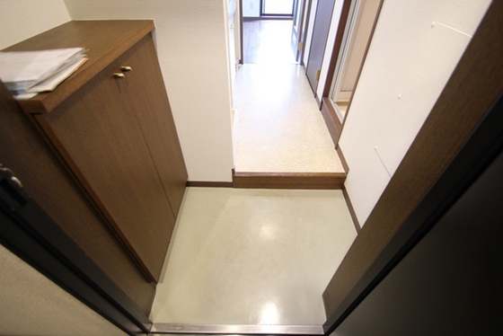 玄関　※別部屋の写真です