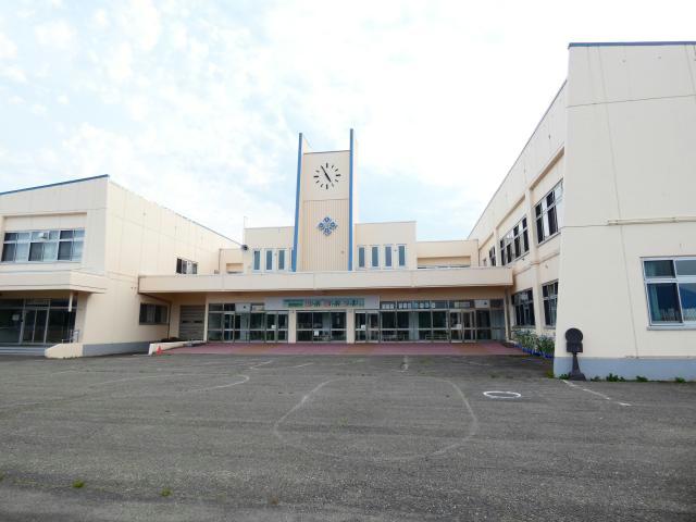 小学校　新得町立新得小学校（小学校）まで474m
