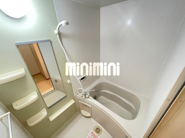 バス・シャワールーム　追炊き付きのお風呂です