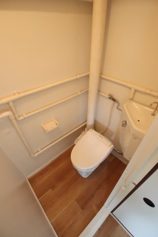トイレ　※ウォシュレット無い場合はオプションです