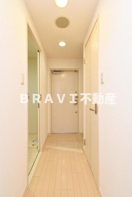 玄関　【BRAVI南堀江】ゆったり過ごせる居間です