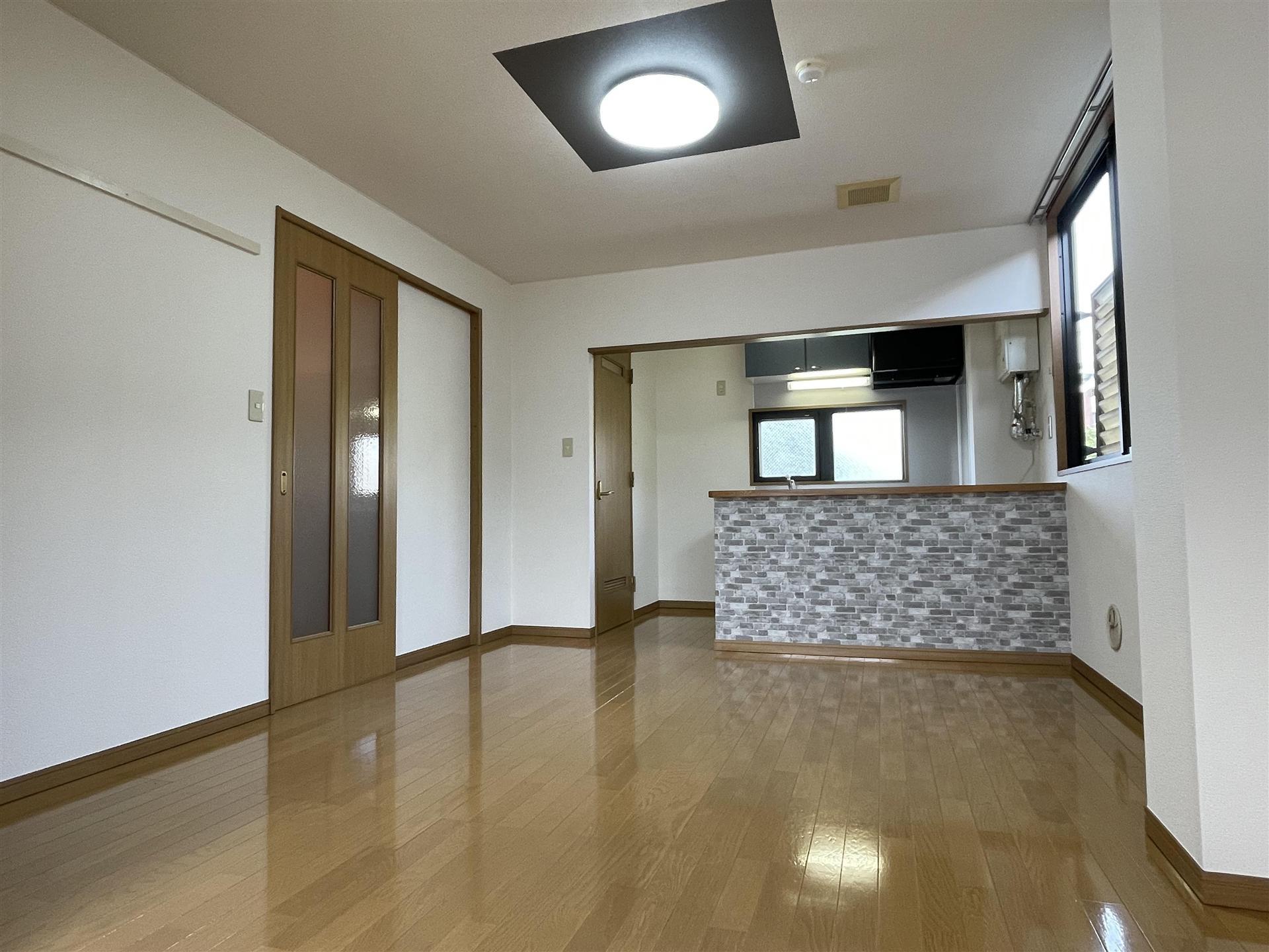 居室・リビング　日当たりの良いリビング９帖のお部屋☆