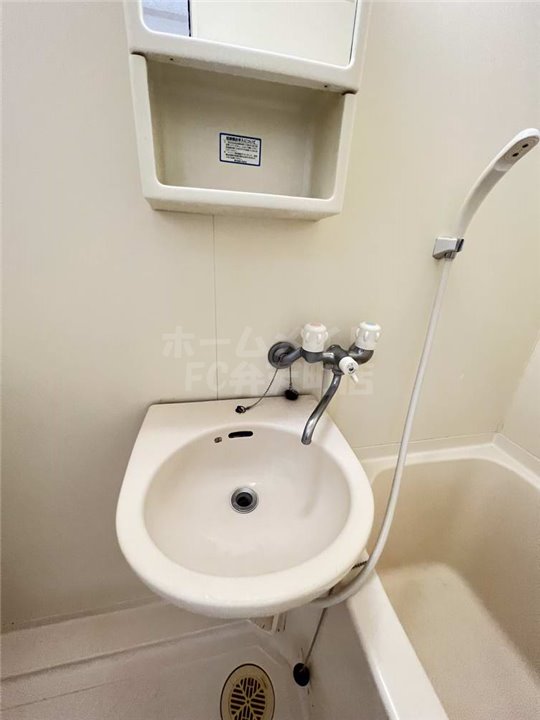 洗面設備　脱衣スペースもあります