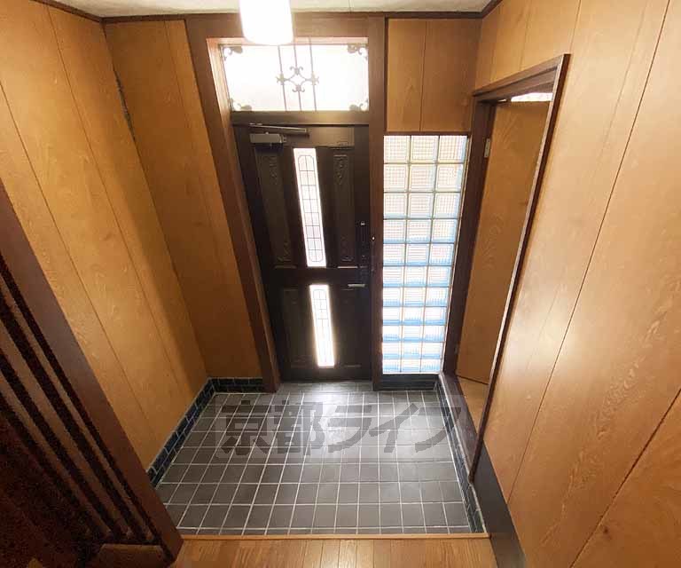 玄関　スペースに余裕があります