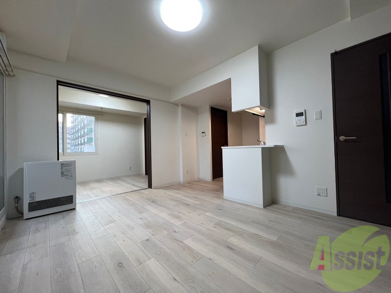 居室・リビング　広くてキレイなお部屋が広がっていて、充実した生活が送れそう。