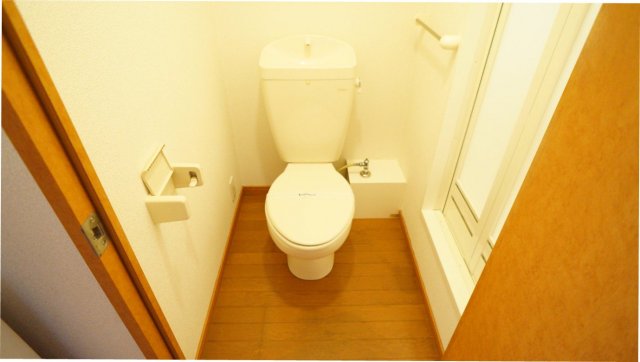 その他　明るい色調でリラックスできるトイレ♪