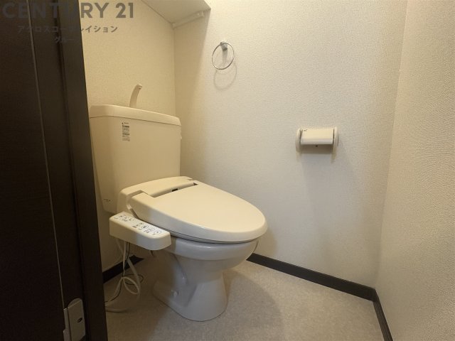 トイレ　バストイレ別　温水洗浄便座付き