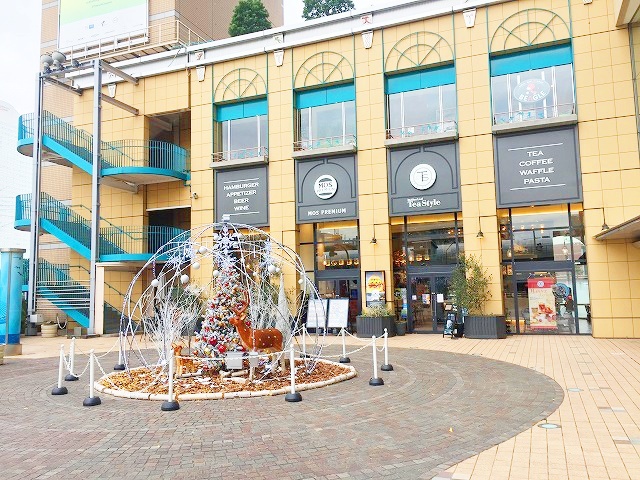 ショッピングセンター　ワールドポーターズビブレ（ショッピングセンター）まで650m