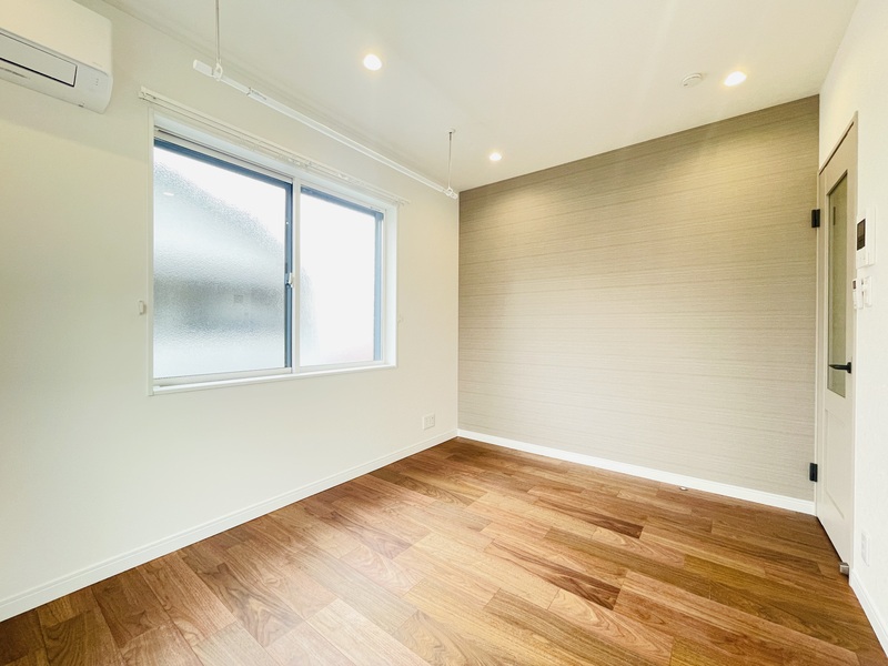 居室・リビング　こちらの居間で趣味の時間をお楽しみください