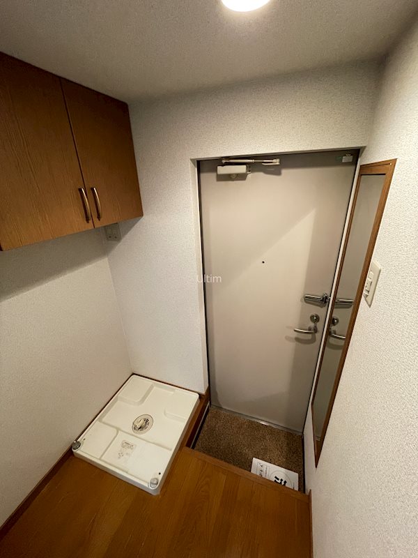 玄関　※同タイプの他のお部屋です