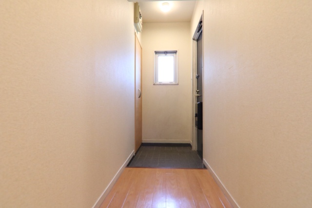 玄関　※別室の参考写真の為、現況優先です。