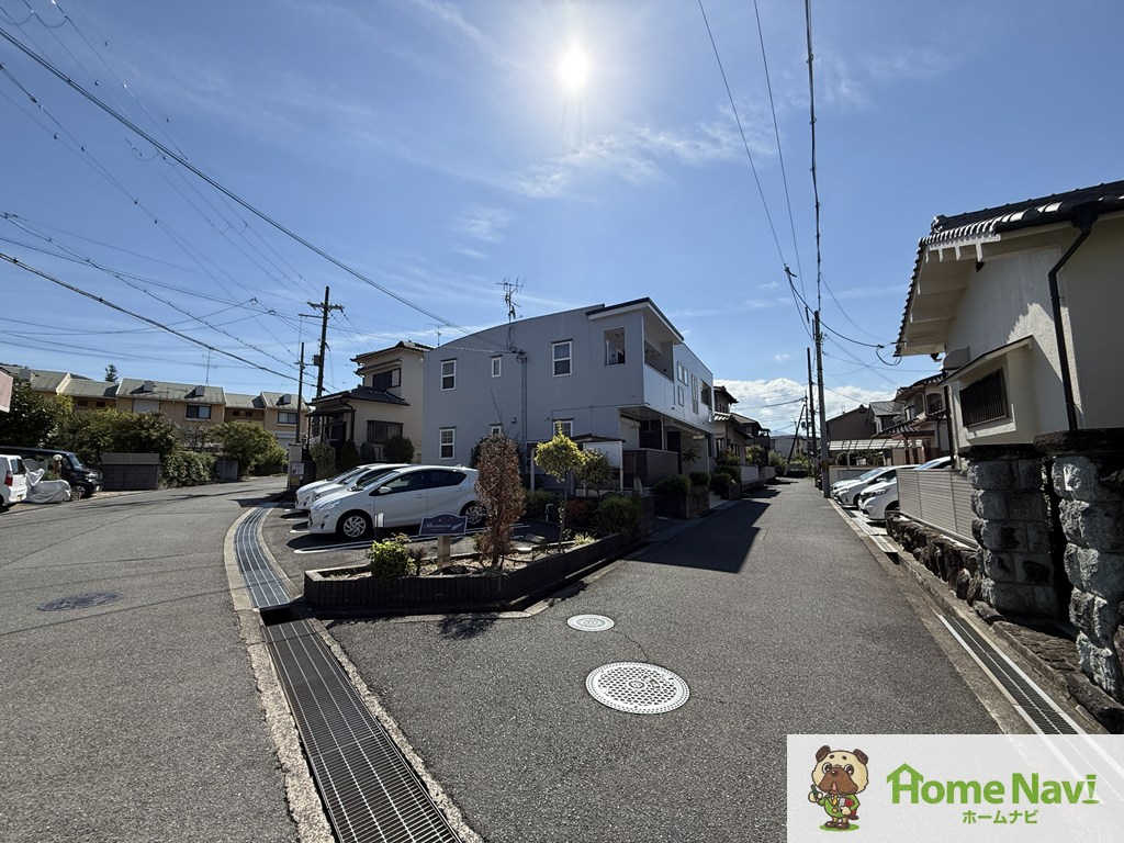 駐車場　「パライソ」、現地待ち合わせでのご案内も可能です。