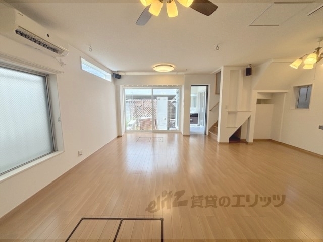 居室・リビング　リビング