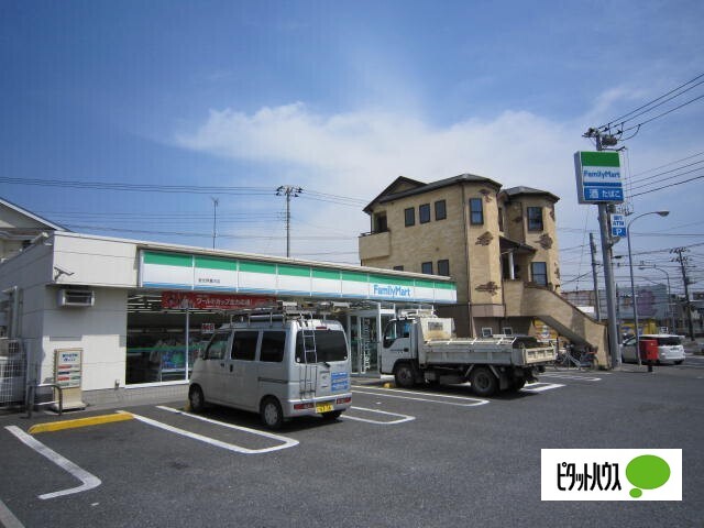 コンビニ　ファミリーマート習志野鷺沼店（コンビニ）まで215m