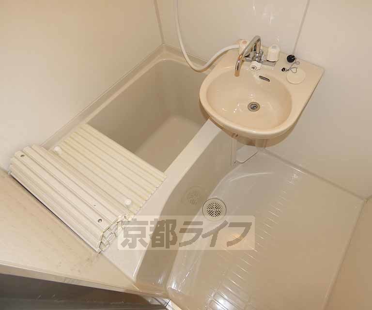 バス・シャワールーム　清潔感があります