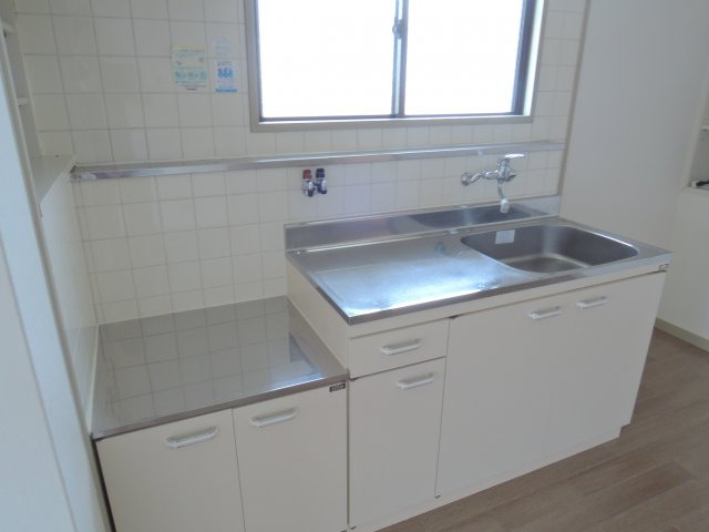 キッチン　写真は同マンション別部屋