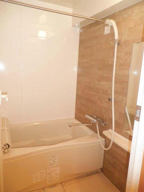 バス・シャワールーム　反転